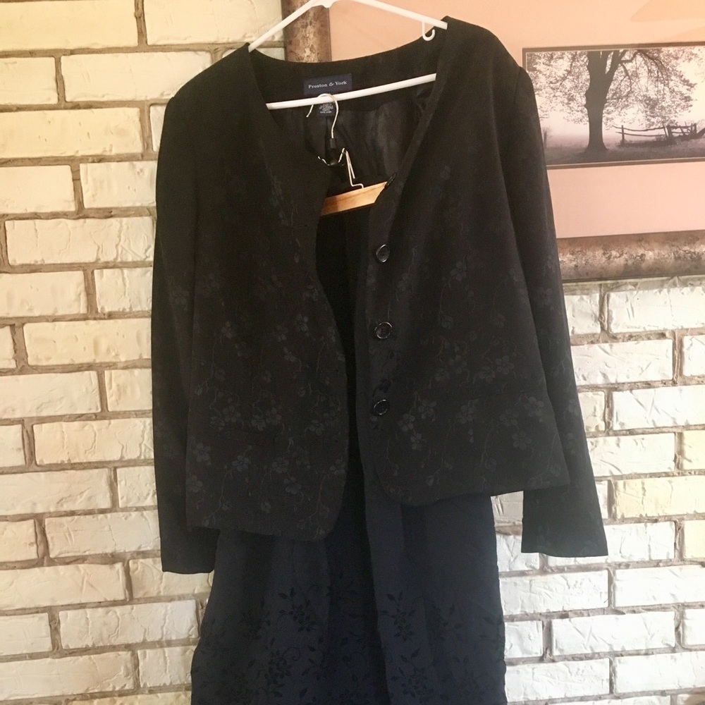 Preston & York Long Skirt Suit,  Matching Shoes 😍